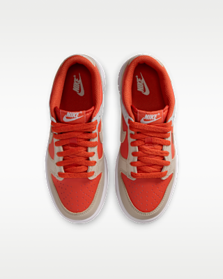 Nike Dunk Low Older Kids' Shoes. Nike SG